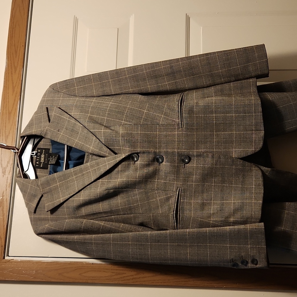B moss women's 3 piece suit